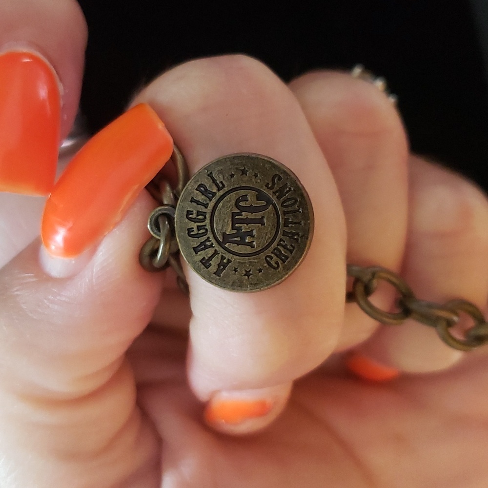 Ata girl metal flower necklace - Picture 2 of 2